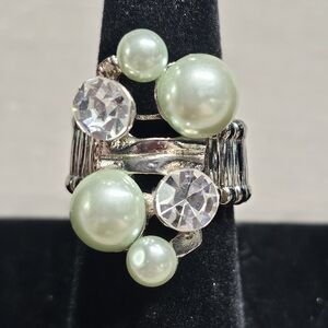 3/$10 Paparazzi A Born Romantic Stretch Ring In Green